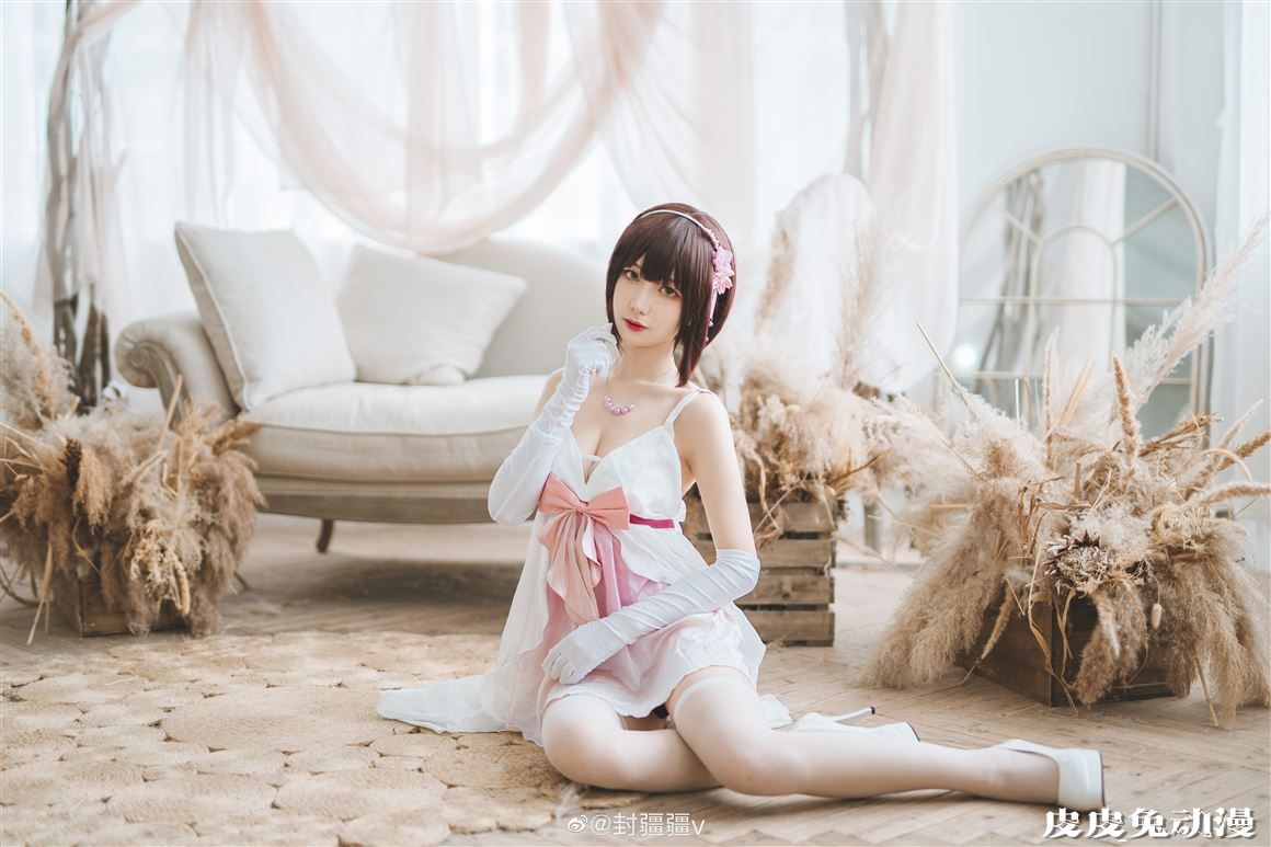 Coser封疆疆路人女主的养成方法加藤惠礼服cos美图分享