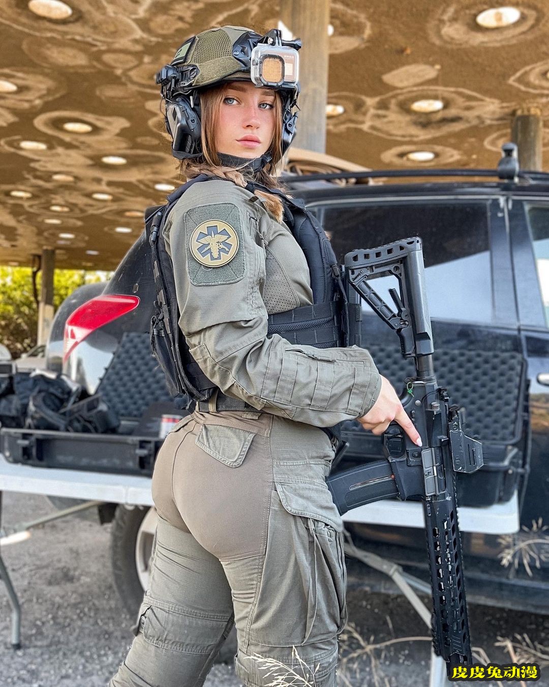 气质霸美战力爆表 以色列退役女兵Natalia Fadeev