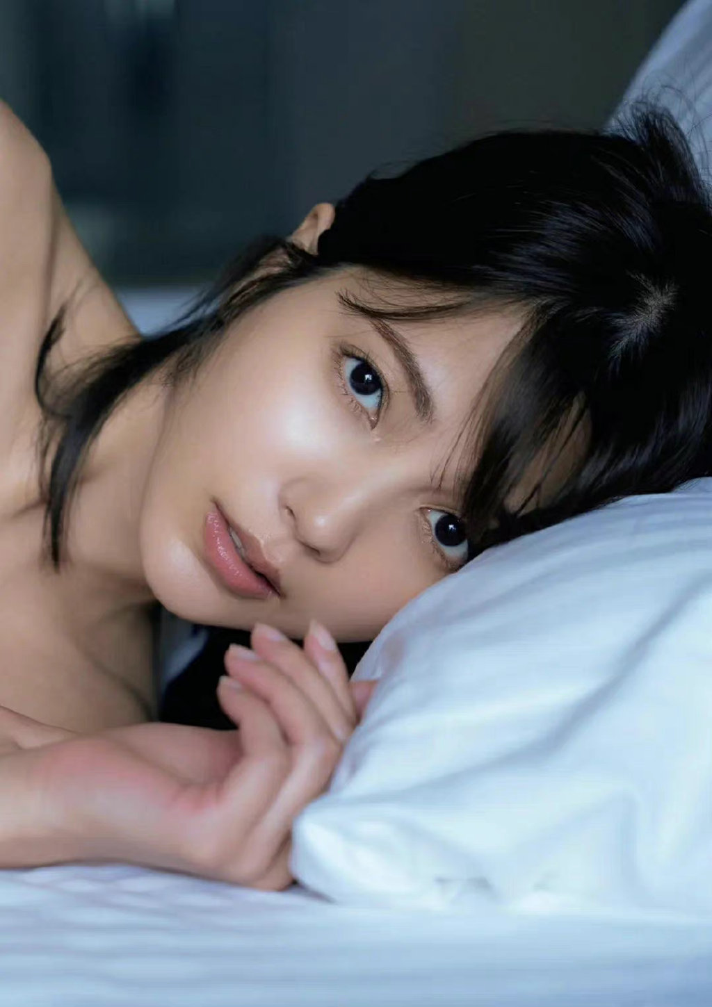 冲绳美女南里美希 第二本写真带来成熟慵懒气息